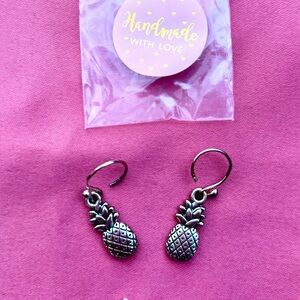4 Pr Bundle - New Hand Made 4 pairs silver tone Pineapple Earrings
